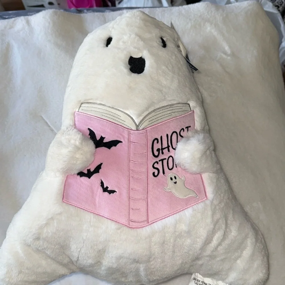 Martha Stewart Halloween Ghost Reading Book of ghost stories Faux Fur Pillow 👻📕